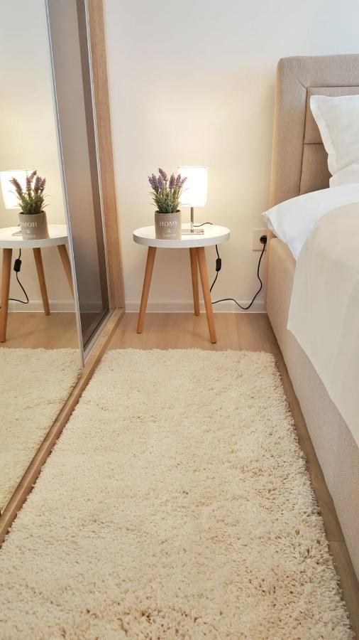 Skyblue Central Apartment - 2 Bedrooms & Free Parking Oradea Exterior foto