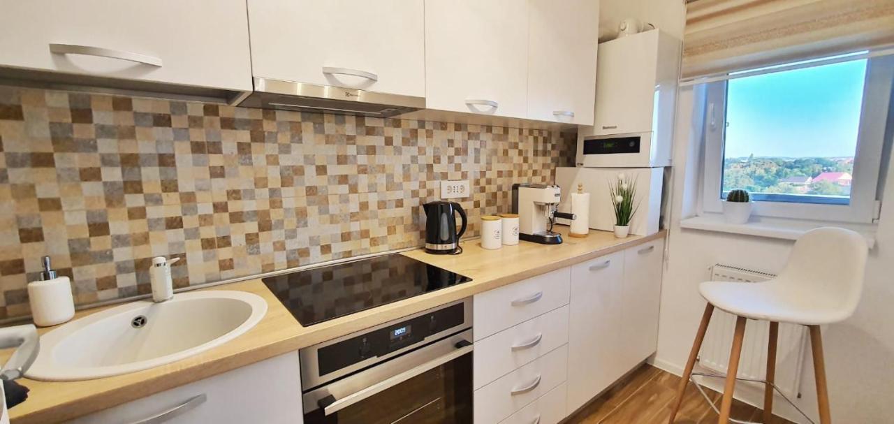 Skyblue Central Apartment - 2 Bedrooms & Free Parking Oradea Exterior foto