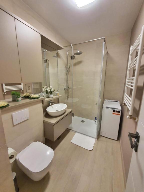 Skyblue Central Apartment - 2 Bedrooms & Free Parking Oradea Habitación foto