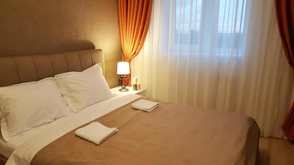Skyblue Central Apartment - 2 Bedrooms & Free Parking Oradea Habitación foto