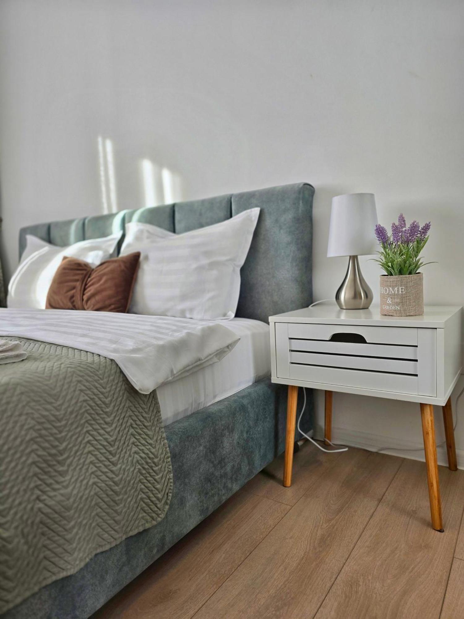 Skyblue Central Apartment - 2 Bedrooms & Free Parking Oradea Exterior foto